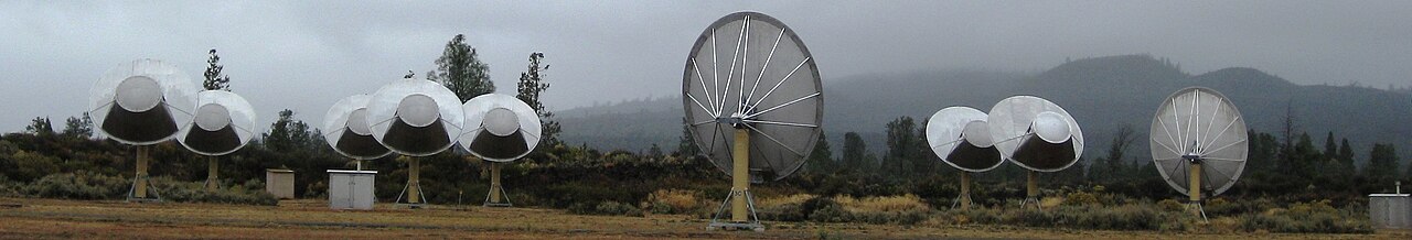 SETI 연구소의 앨런 망원경 집합체 전파 안테나들