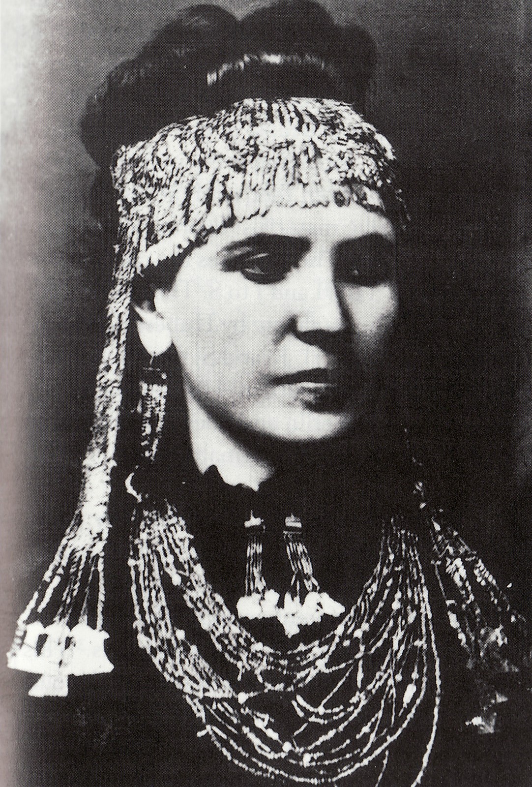 A photograph of Sophia Schliemann wearing the gold diadem and jewelry known as Priam's Treasure